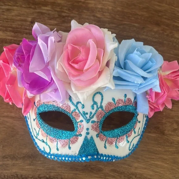 Mask - Picture 4 of 4